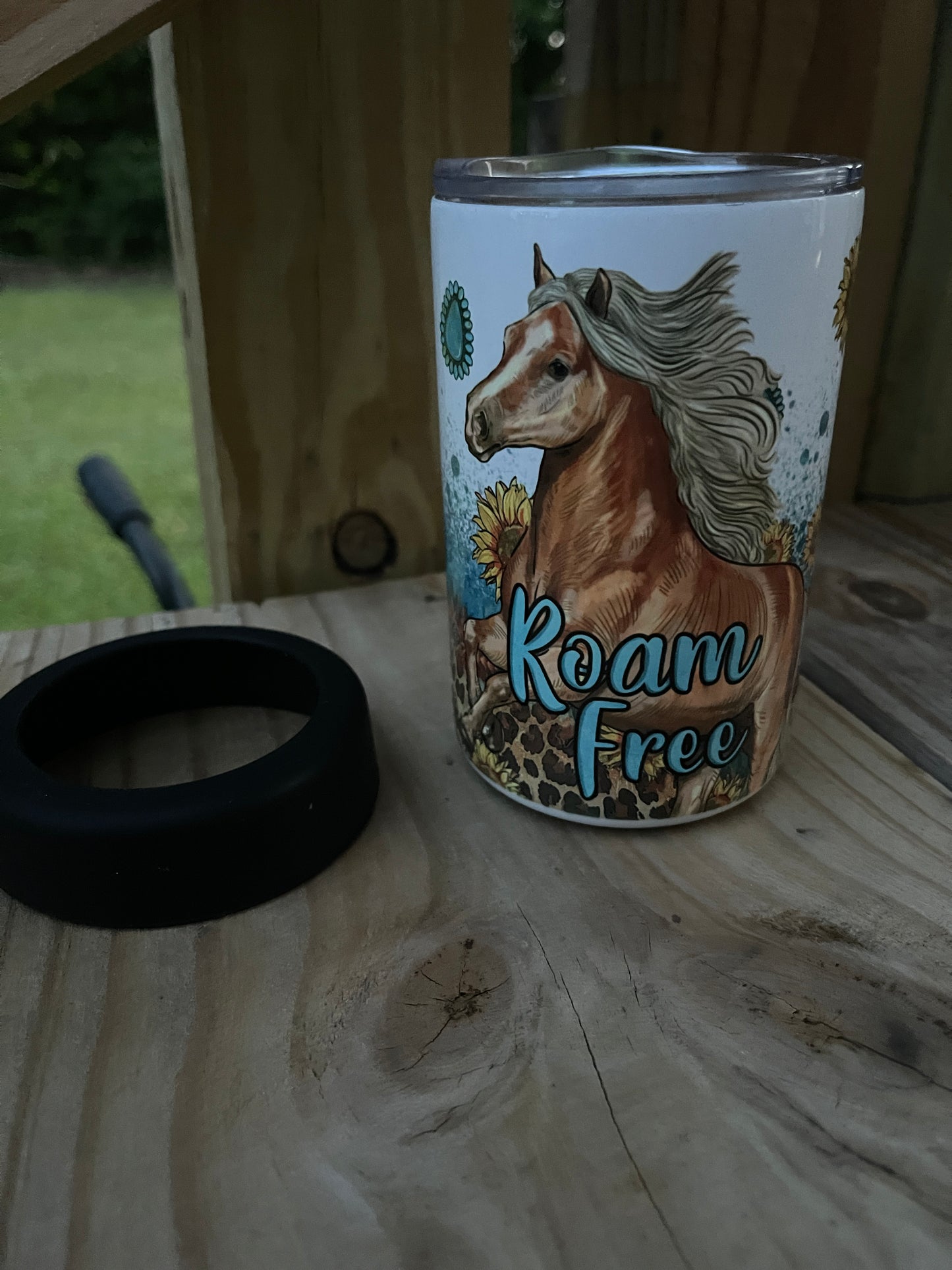 3 in 1 Can Cooler with roam free horse